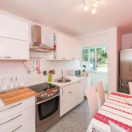 Apartman Tara *